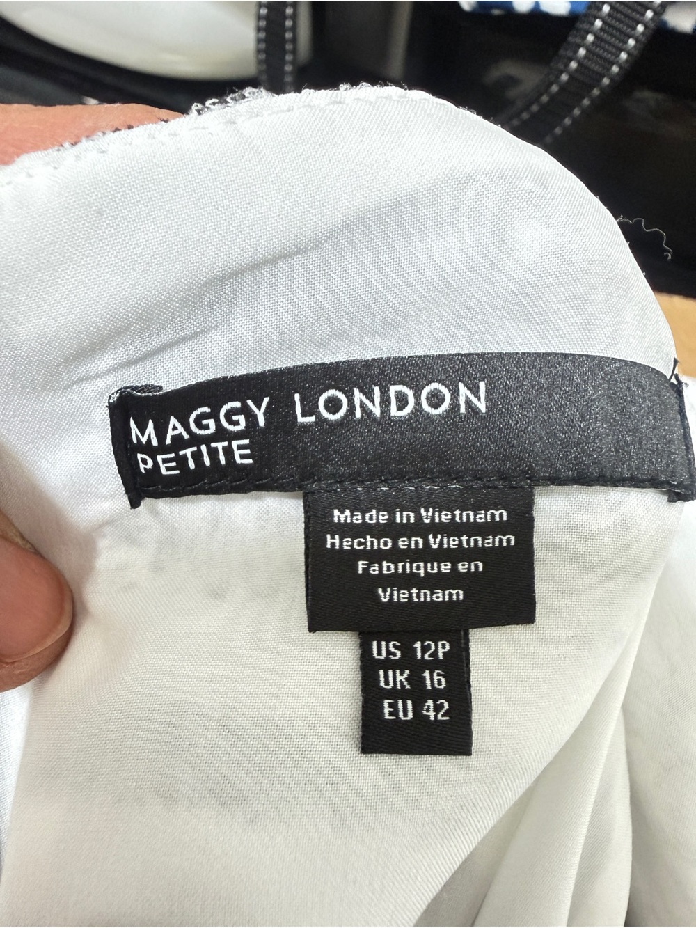 MAGGY LONDON Gray and White Lace-Pattern Shift Dress with small pom-pom - Picture 9 of 13